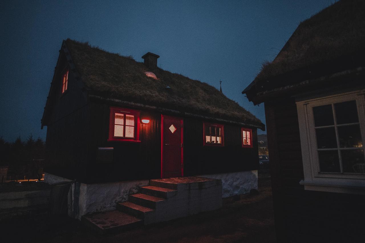 Turf House Cottage - Near Airport Mithvagur Eksteriør bilde